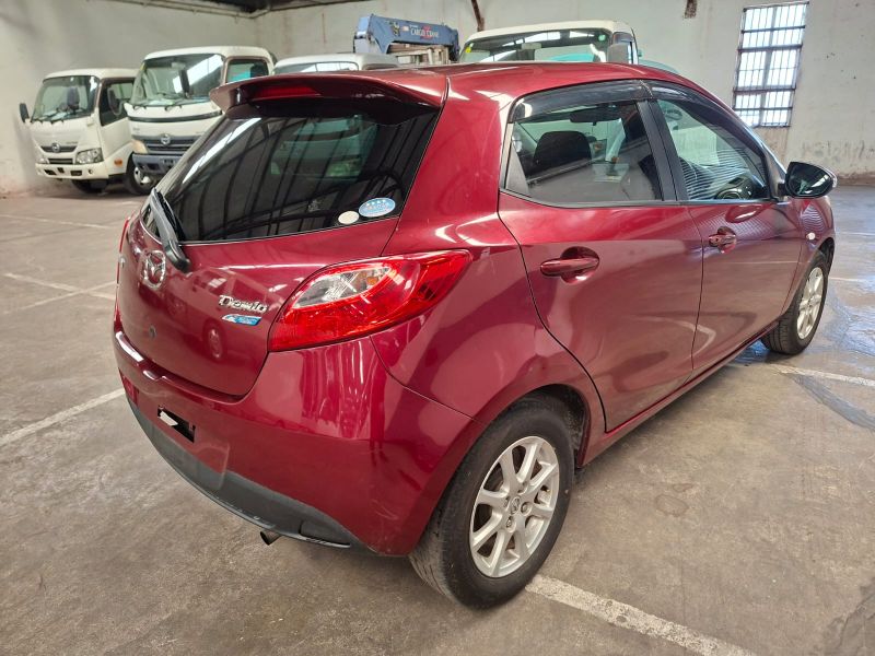  29464  MAZDA DEMIO  2011  