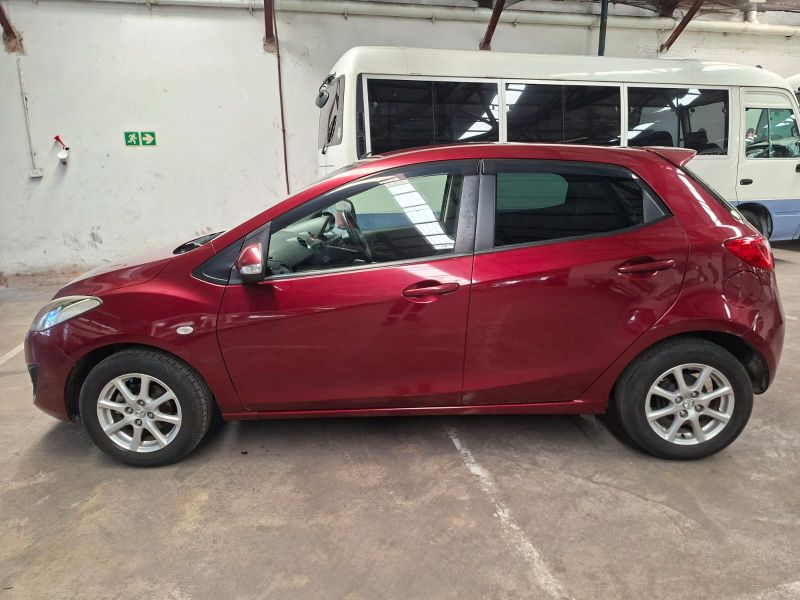  29464  MAZDA DEMIO  2011  