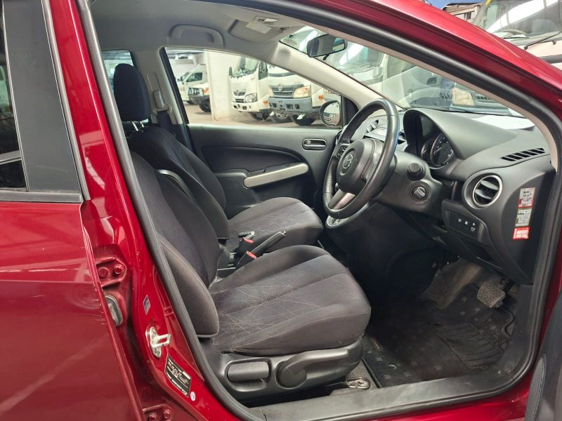  29464  MAZDA DEMIO  2011  