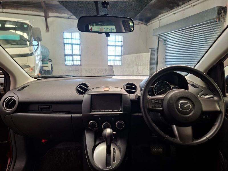  29464  MAZDA DEMIO  2011  