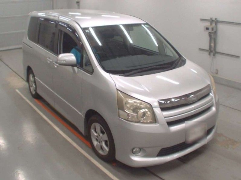  28793 TOYOTA SIENTA  2013  