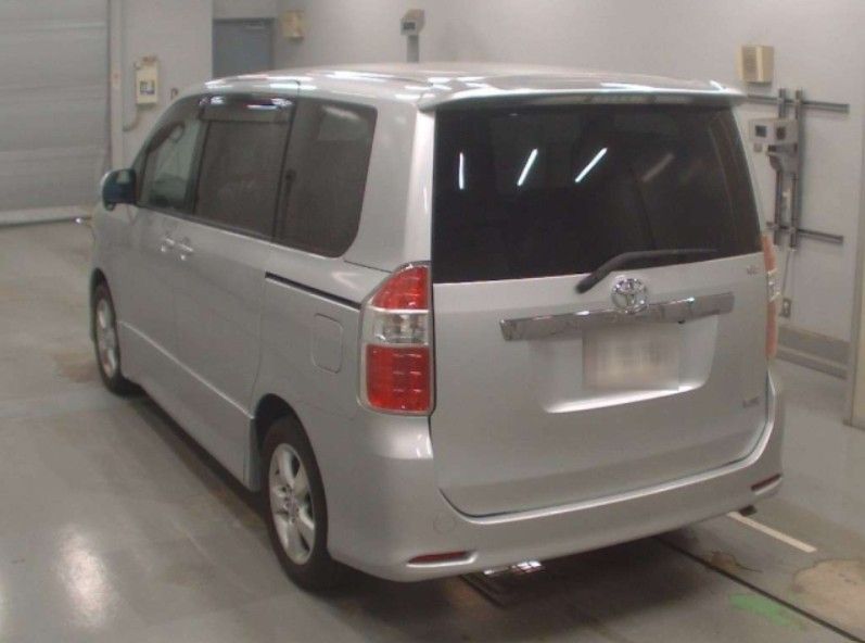  29467  TOYOTA NOAH  2007  