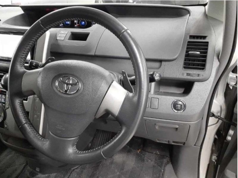  29467  TOYOTA NOAH  2007  