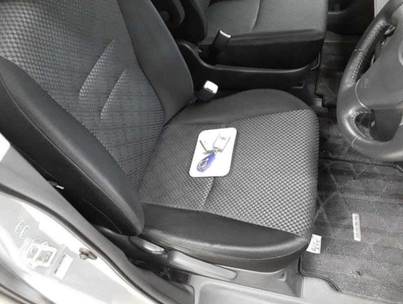  29467  TOYOTA NOAH  2007  
