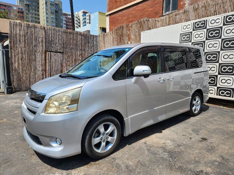  29467  TOYOTA NOAH  2007  