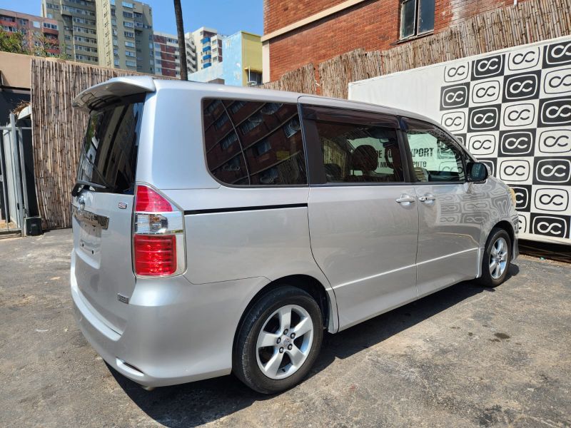  29467  TOYOTA NOAH  2007  