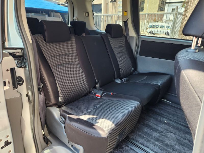  29467  TOYOTA NOAH  2007  