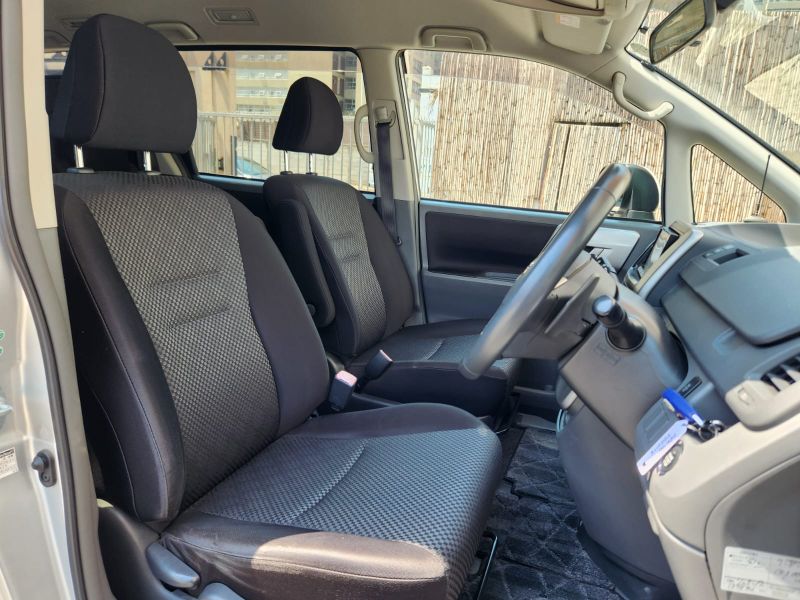  29467  TOYOTA NOAH  2007  