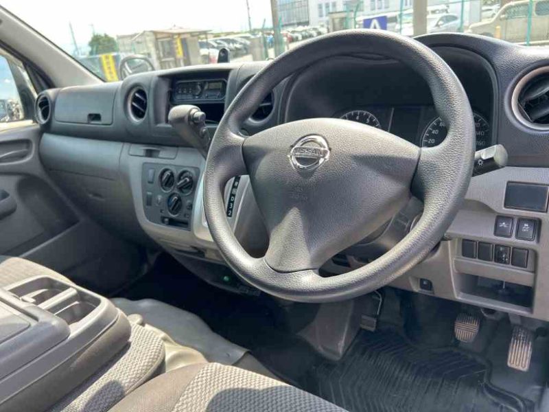  29475  NISSAN CARAVAN  2017  