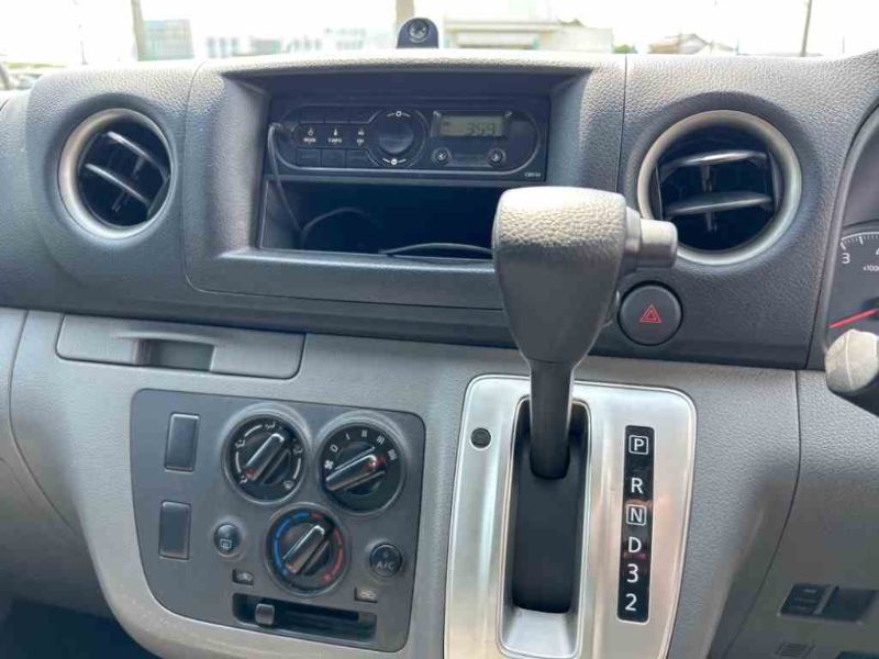  29475  NISSAN CARAVAN  2017  
