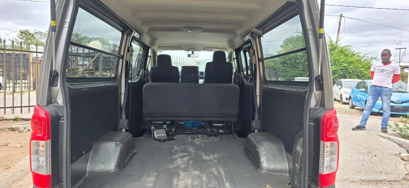  29475  NISSAN CARAVAN  2017  