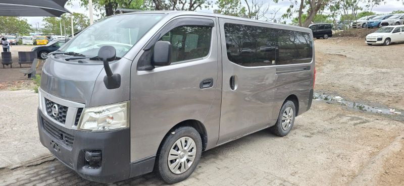  29475  NISSAN CARAVAN  2017  