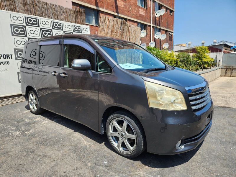  29477  TOYOTA NOAH  2009  