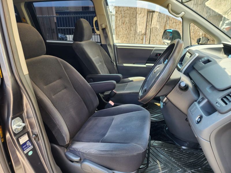  29477  TOYOTA NOAH  2009  