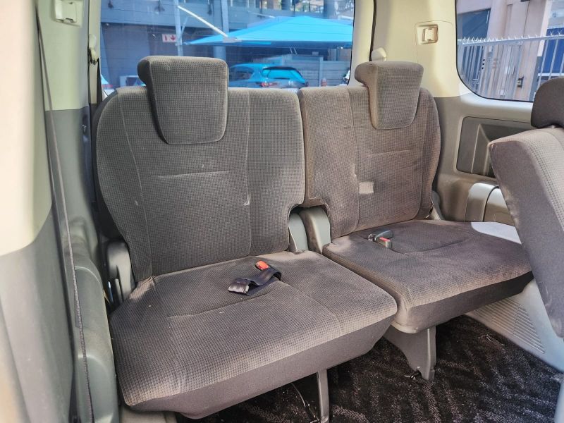  29477  TOYOTA NOAH  2009  