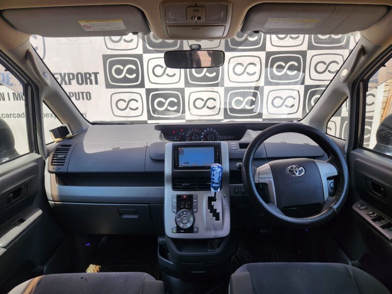  29477  TOYOTA NOAH  2009  