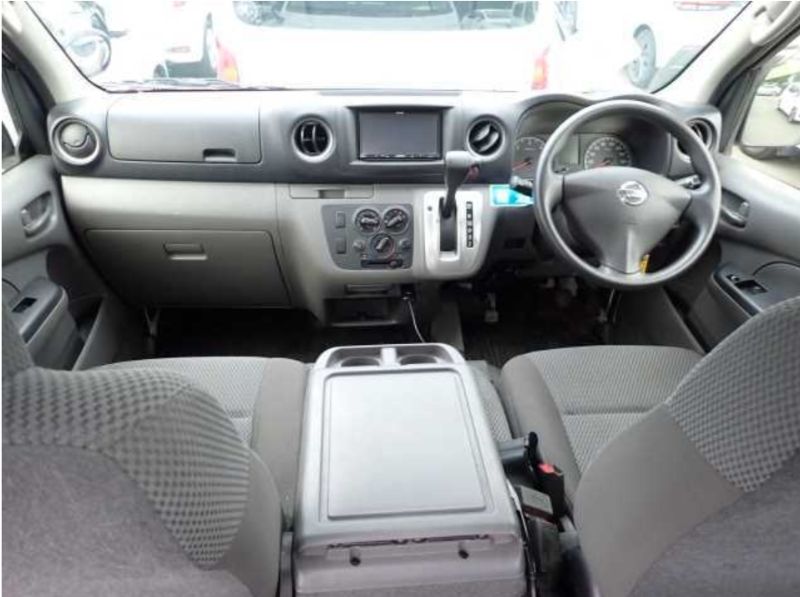  29480  NISSAN CARAVAN  2017  