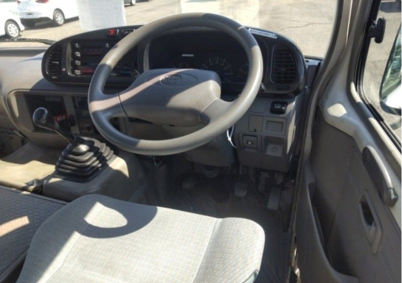  29491  TOYOTA COASTER  2002  