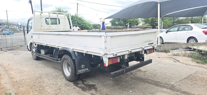  29501  TOYOTA DYNA  2004  