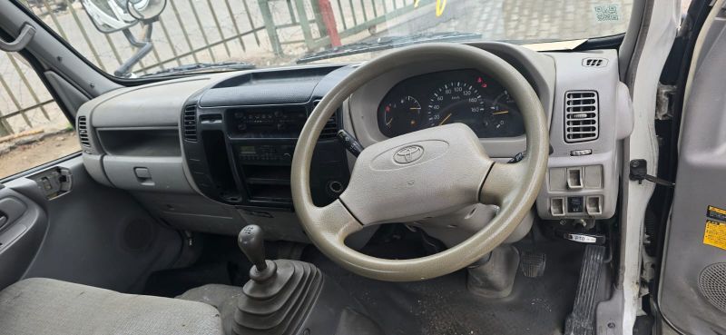  29501  TOYOTA DYNA  2004  