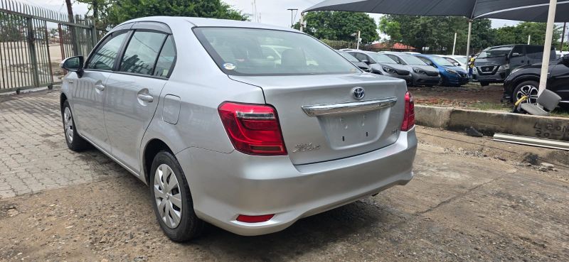  29520  TOYOTA COROLLA AXIO  2016  