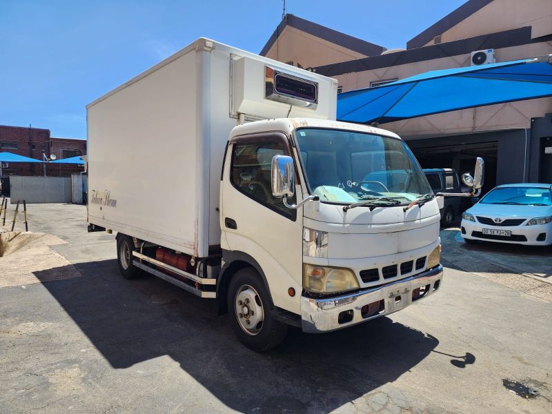  29521  HINO DUTRO  2006  