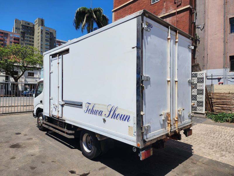  29521  HINO DUTRO  2006  