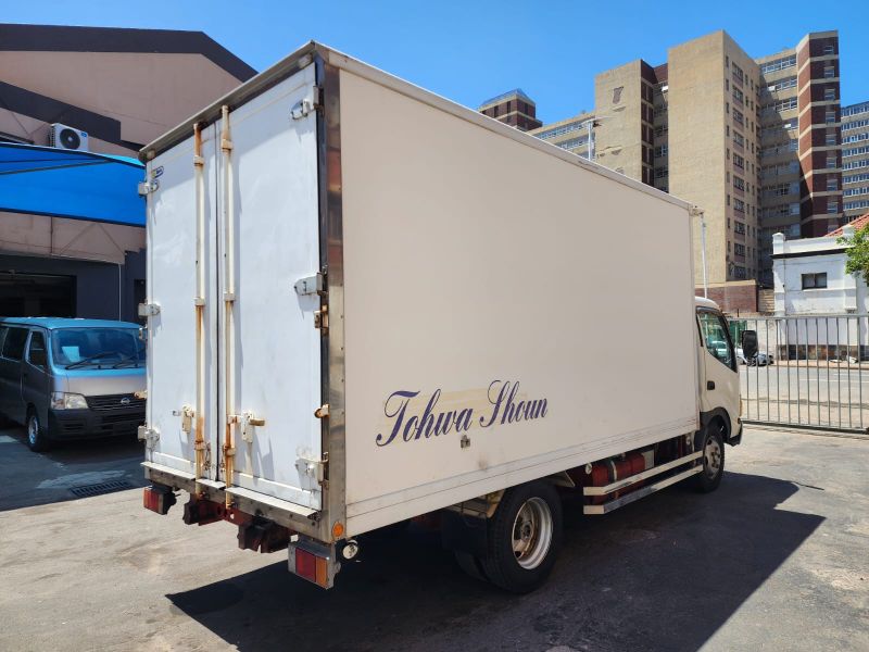  29521  HINO DUTRO  2006  