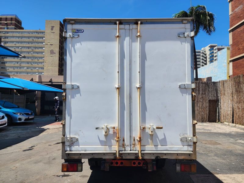  29521  HINO DUTRO  2006  