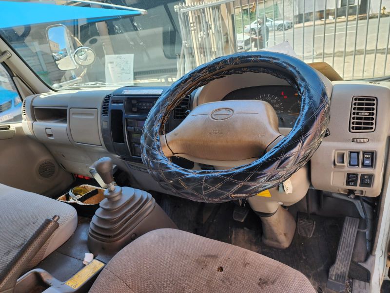  29521  HINO DUTRO  2006  