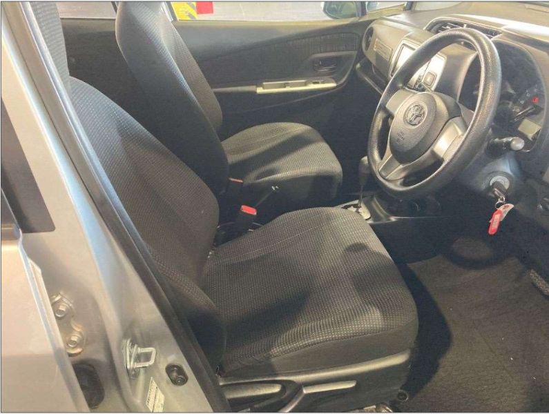  29525  TOYOTA VITZ  2016  