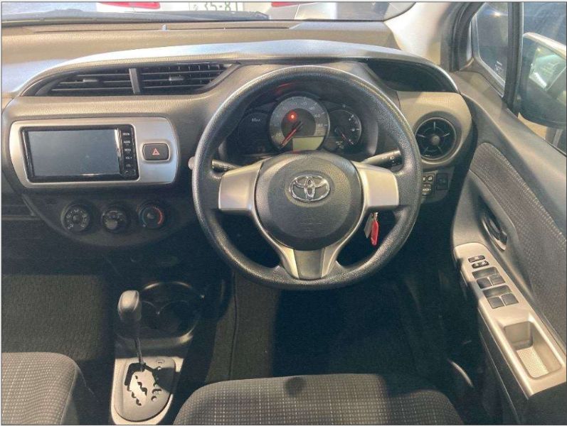  29525  TOYOTA VITZ  2016  