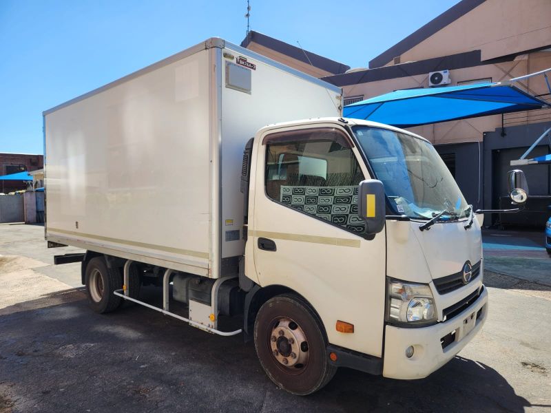 29537  HINO DUTRO  2015