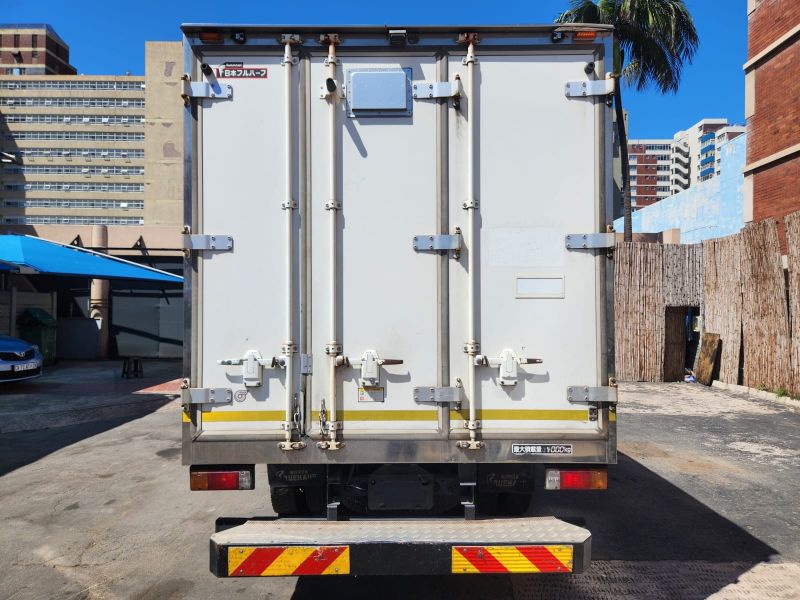 29537  HINO DUTRO  2015