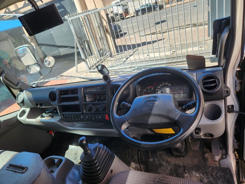 29537  HINO DUTRO  2015