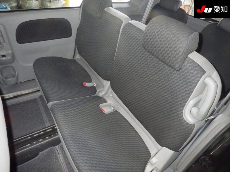  29555  TOYOTA SIENTA  2009  