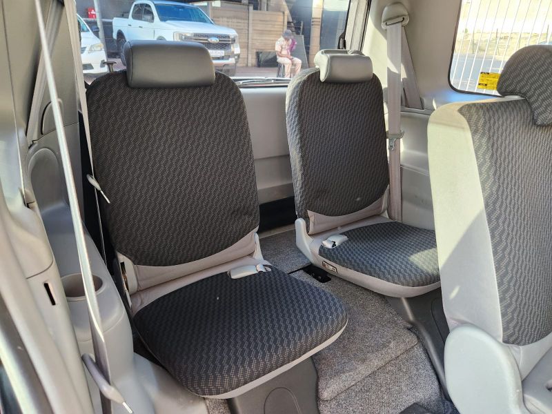  29555  TOYOTA SIENTA  2009  