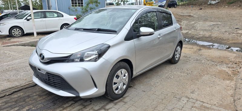  29556  TOYOTA VITZ  2016  