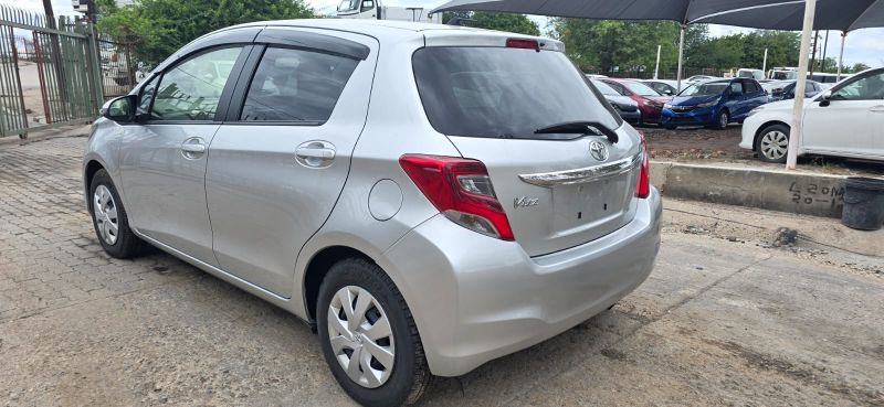  29556  TOYOTA VITZ  2016  