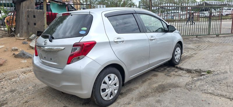  29556  TOYOTA VITZ  2016  