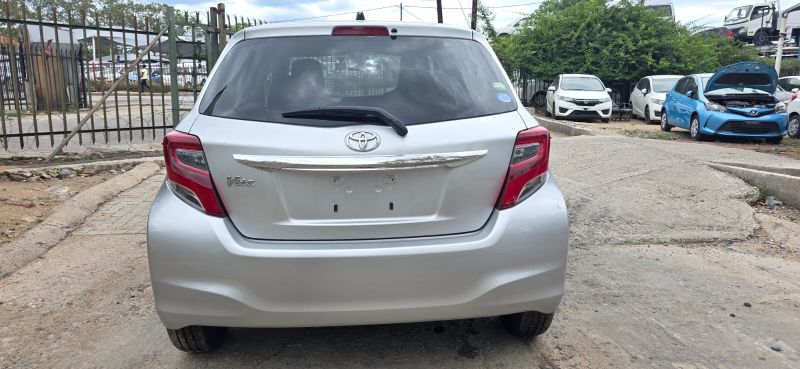  29556  TOYOTA VITZ  2016  