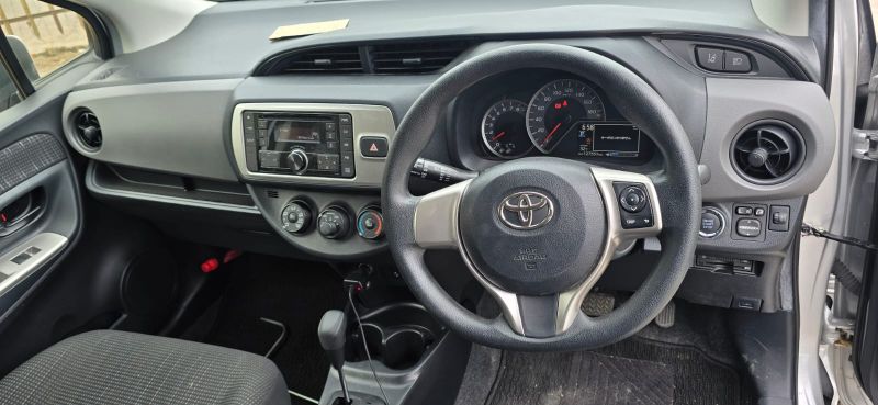  29556  TOYOTA VITZ  2016  