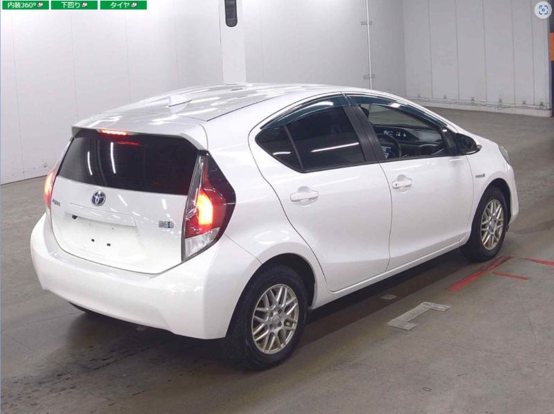  29565  TOYOTA AQUA  2016  