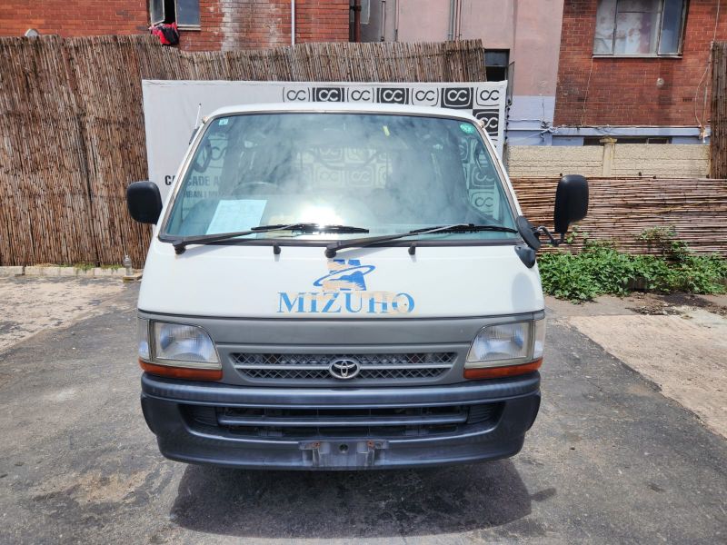  29570  TOYOTA HIACE  2004 