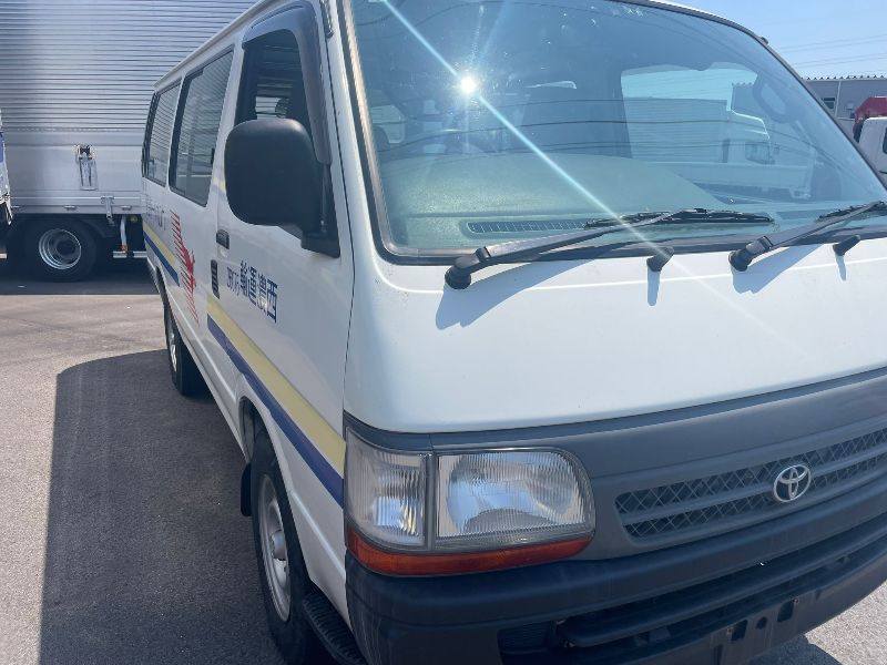  27474 TOYOTA HIACE  2000  