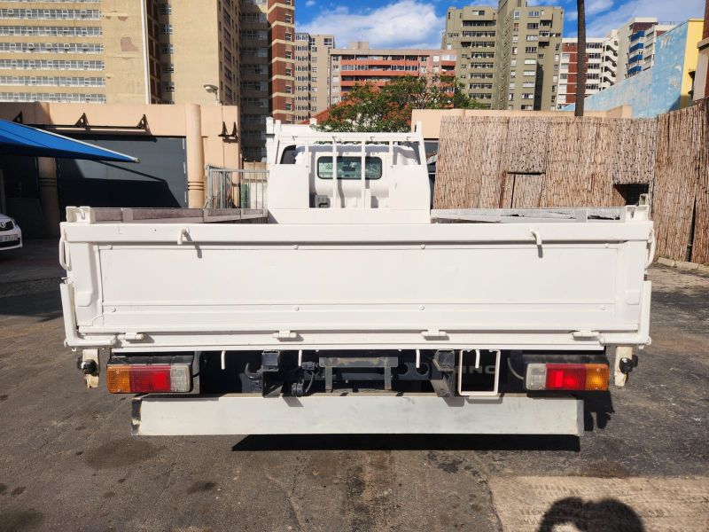  29585  HINO DUTRO  2006  