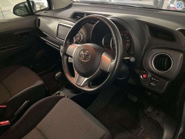  29596  TOYOTA VITZ  2013  