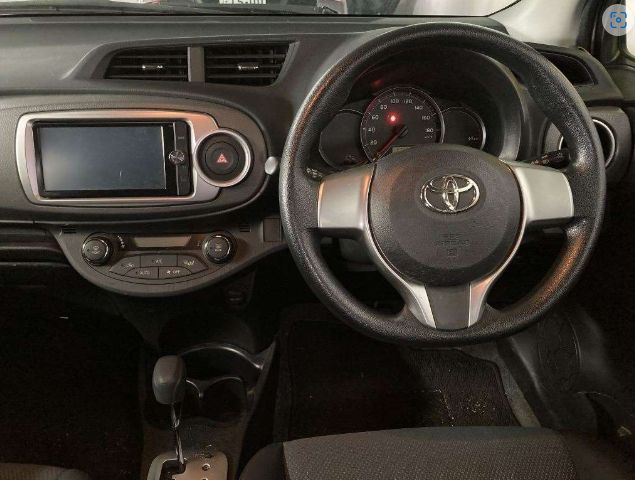  29596  TOYOTA VITZ  2013  