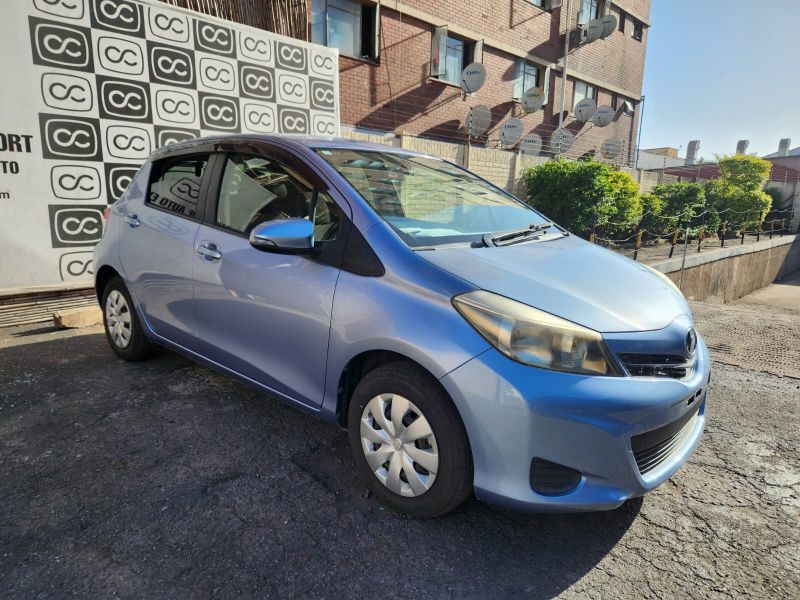  29596  TOYOTA VITZ  2013  