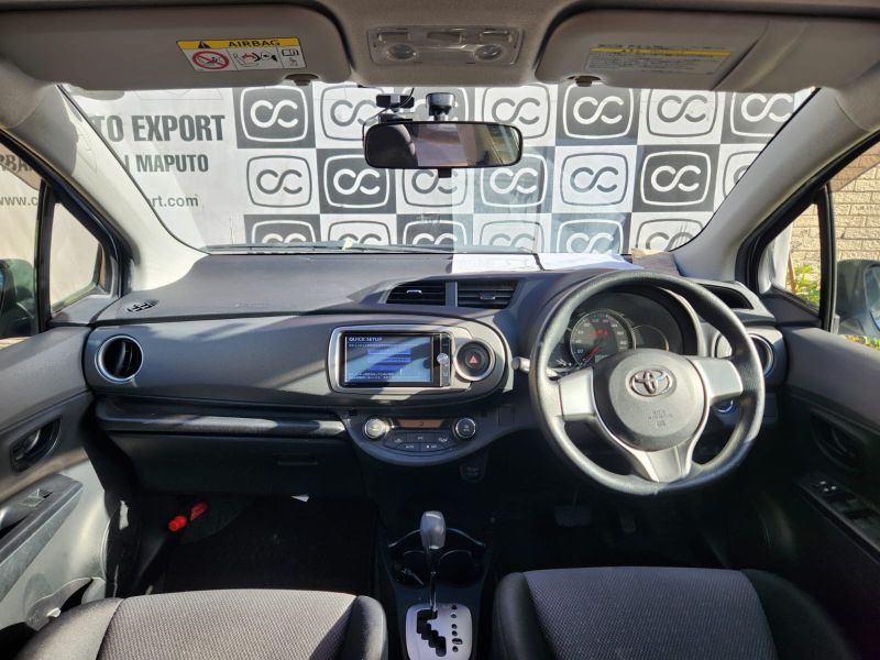  29596  TOYOTA VITZ  2013  